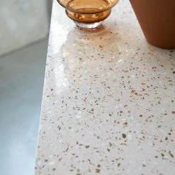 Tikamoon Consoles Et Drapiers Console En Teck Et Terrazzo Premium Rose -Marquee Magasin console en teck et terrazzo premium rose 2
