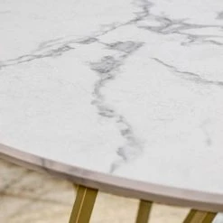 Now’s Home Tables à Manger Table Effet Marbre Et Pieds En Métal Doré D100cm -Marquee Magasin table effet marbre et pieds en metal dore d100cm 2