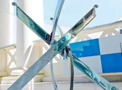 Angel Cerda Tables à Manger Table En Verre Trempé Et Base En Acier Inoxydable D110 -Marquee Magasin table en verre trempe et base en acier inoxydable d110 2